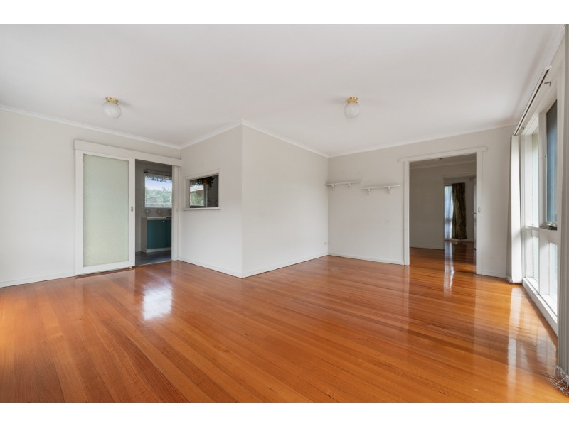 2 Henry Crescent, Seaford VIC 3198