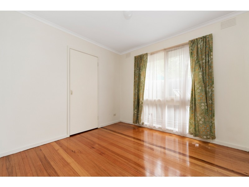 2 Henry Crescent, Seaford VIC 3198
