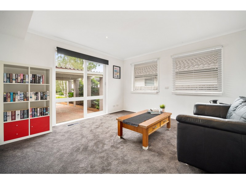 18 Elisdon Drive, Seaford VIC 3198