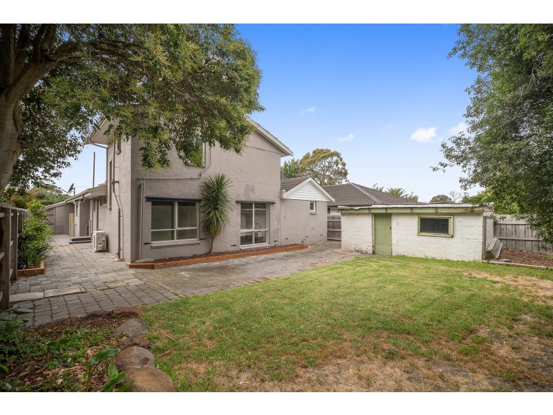 18 Elisdon Drive, Seaford VIC 3198