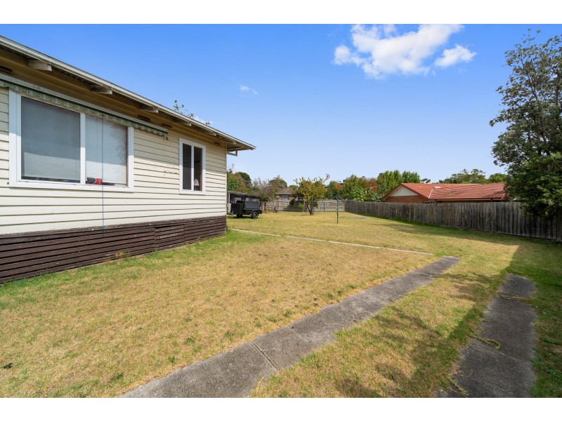 5 Eton Court, Frankston VIC 3199
