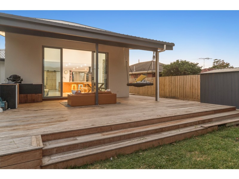 18 Bognor Avenue, Seaford VIC 3198