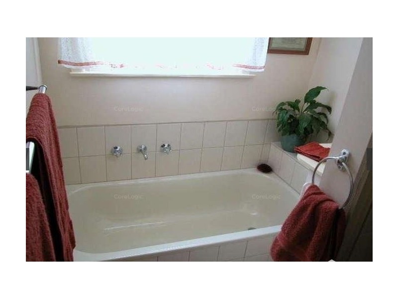 9 Pine Street, Frankston North VIC 3200