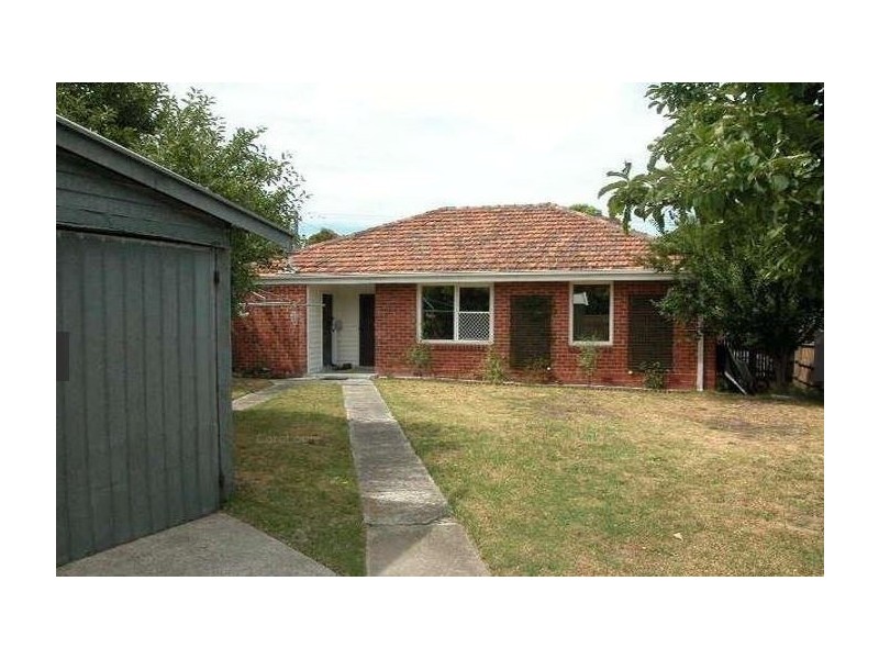 9 Pine Street, Frankston North VIC 3200