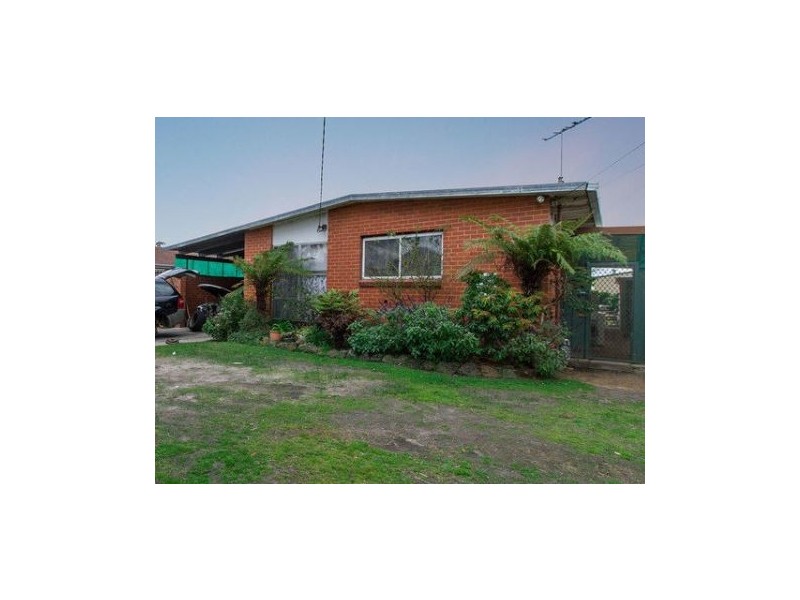 12 Bouvardia Crescent, Frankston North VIC 3200