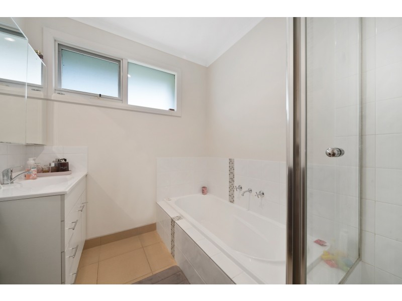 9 Kiandra Court, Frankston VIC 3199