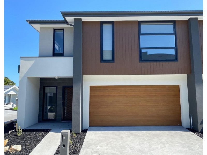 11 Cardiff Circuit, Carrum Downs VIC 3201
