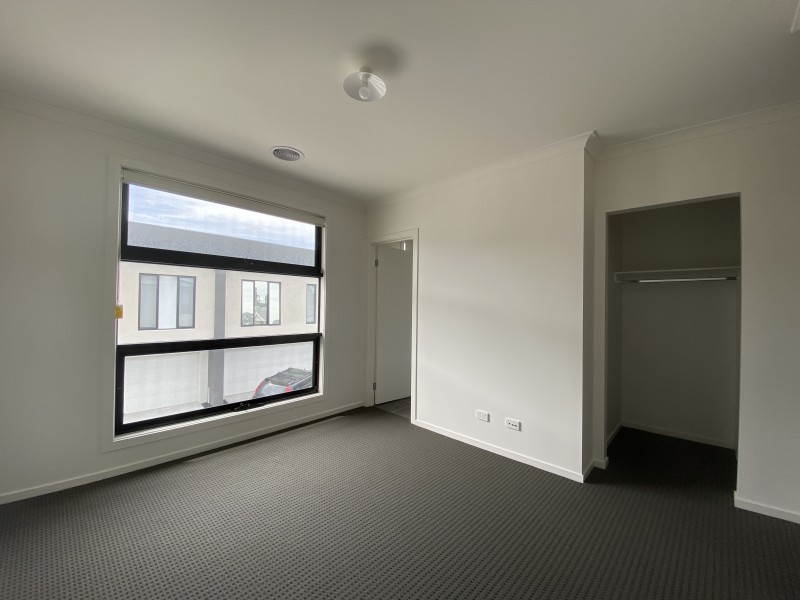 11 Cardiff Circuit, Carrum Downs VIC 3201