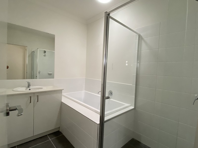 11 Cardiff Circuit, Carrum Downs VIC 3201