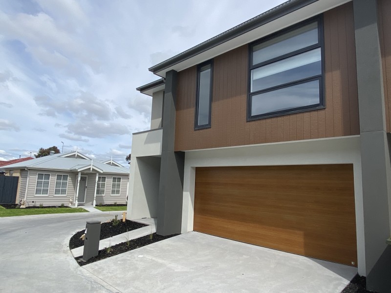 11 Cardiff Circuit, Carrum Downs VIC 3201