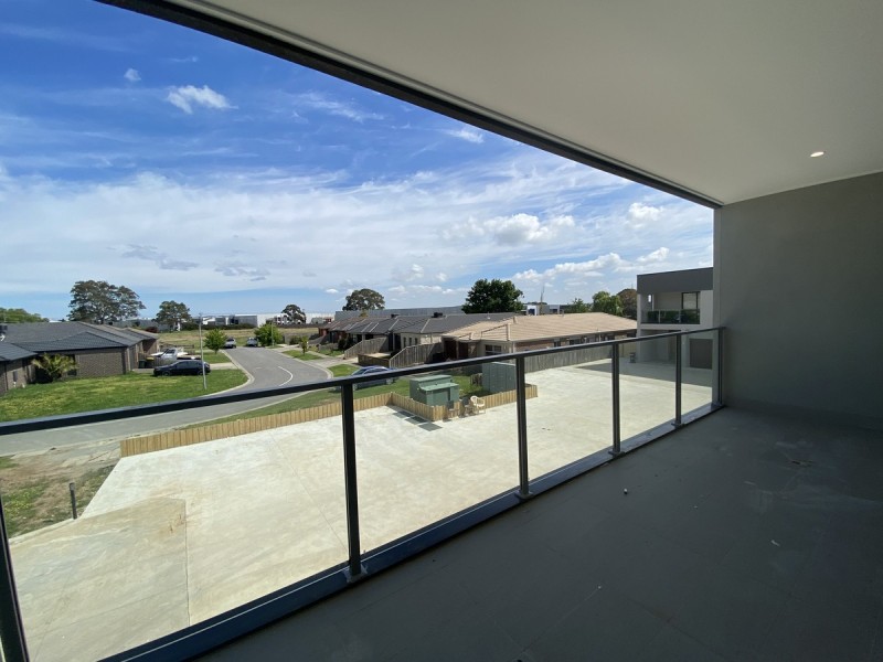 2 Autumn Crescent, Carrum Downs VIC 3201