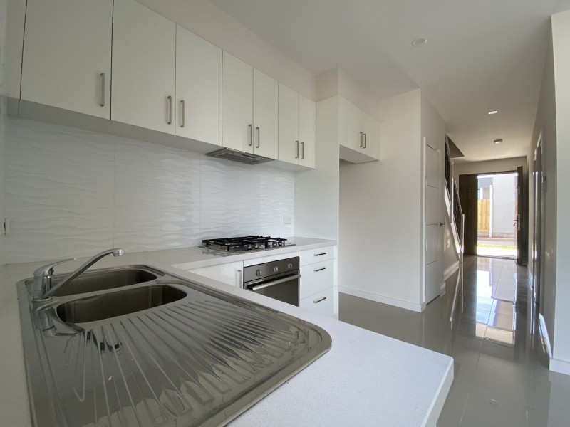 2 Autumn Crescent, Carrum Downs VIC 3201
