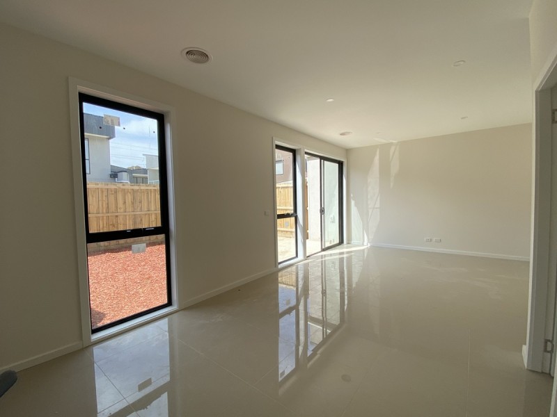 2 Autumn Crescent, Carrum Downs VIC 3201