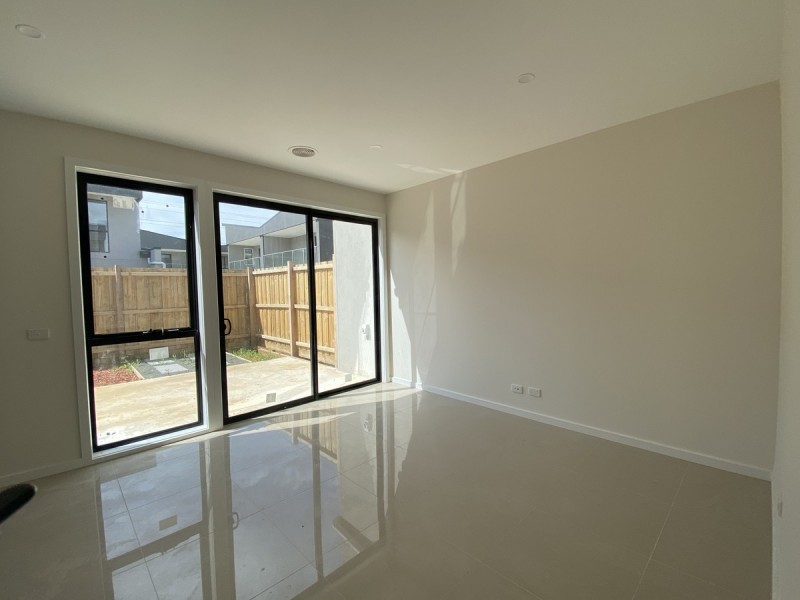 2 Autumn Crescent, Carrum Downs VIC 3201