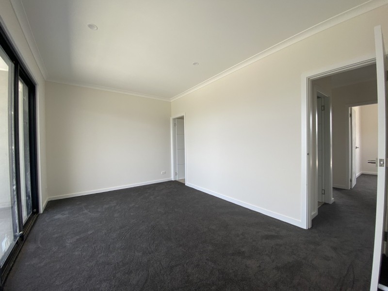 2 Autumn Crescent, Carrum Downs VIC 3201