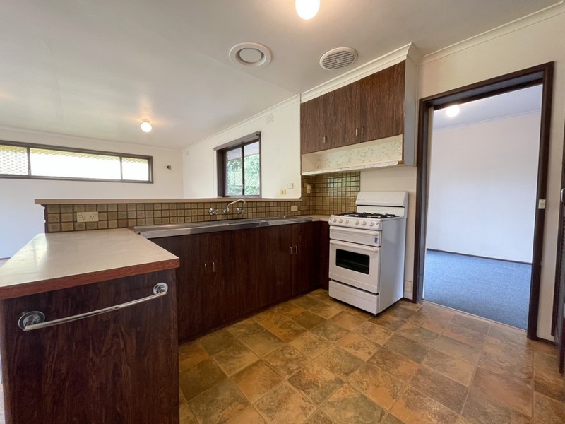 8 Gavan Crt, Frankston VIC 3199