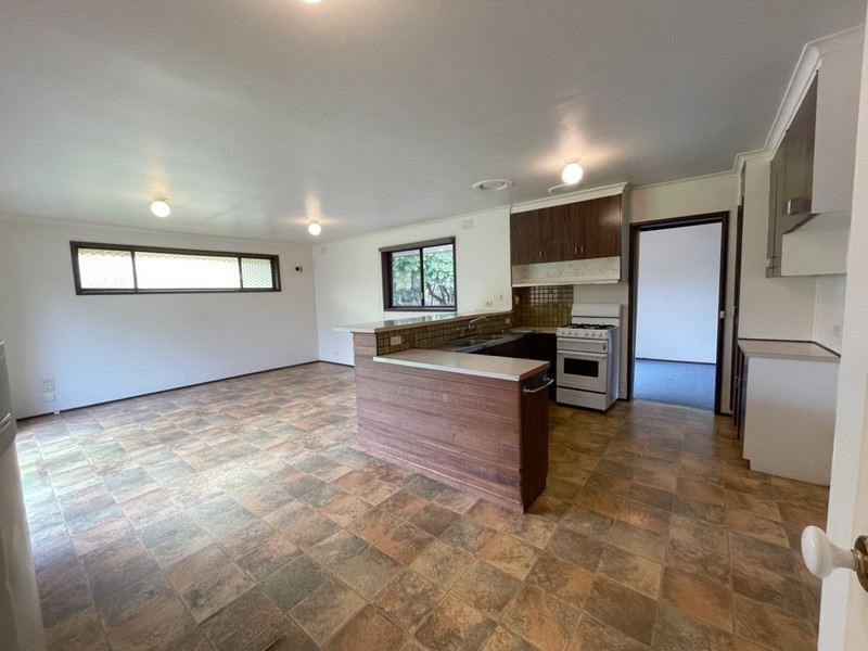 8 Gavan Crt, Frankston VIC 3199