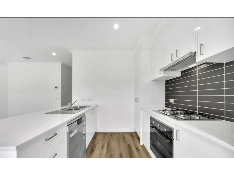 6 Addison Close, Officer VIC 3809