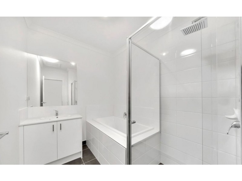 6 Addison Close, Officer VIC 3809