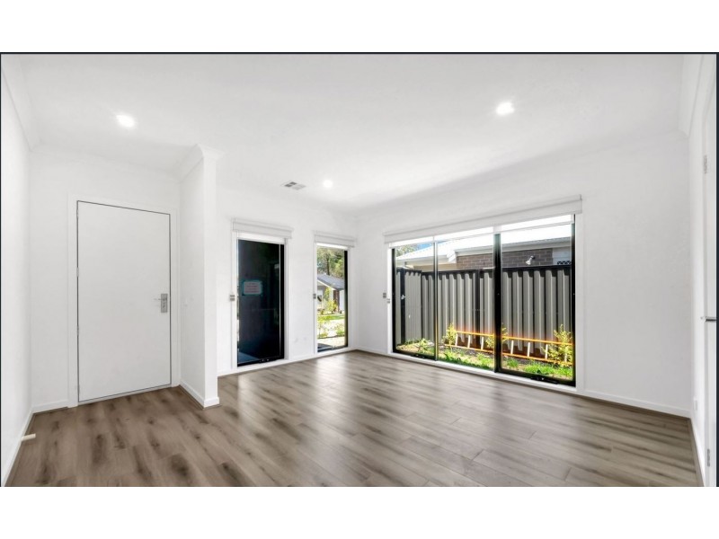 6 Addison Close, Officer VIC 3809