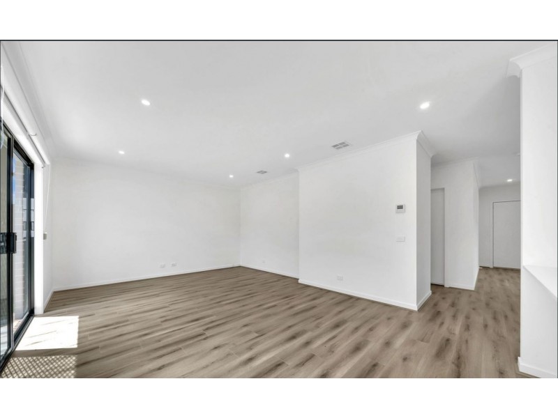 6 Addison Close, Officer VIC 3809