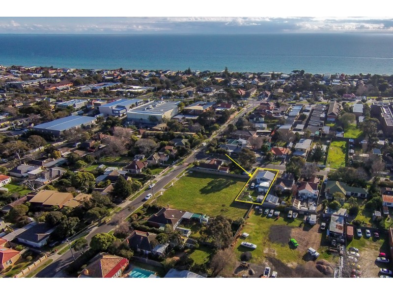 2 Bragge Street, Frankston VIC 3199