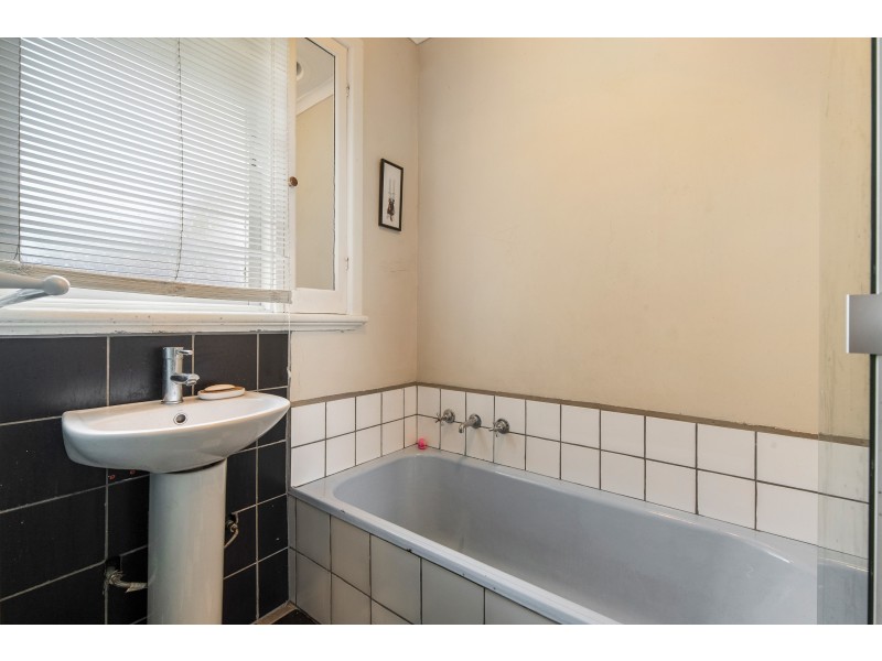 2 Adrian Street, Bentleigh East VIC 3165