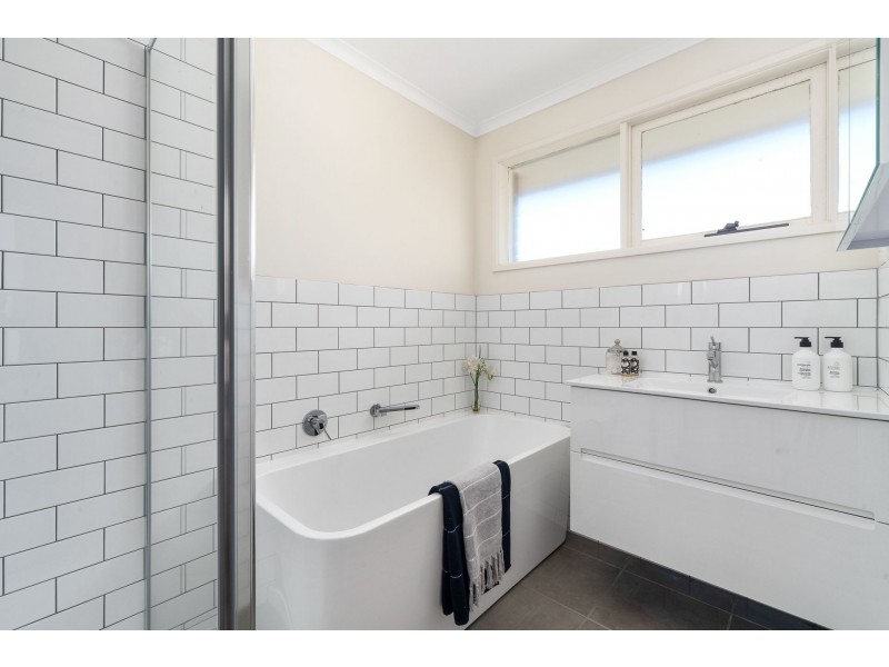 18 Pratt Avenue, Frankston South VIC 3199