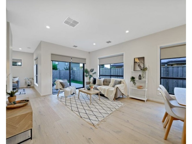 5 Pesaro Street, Clyde VIC 3978