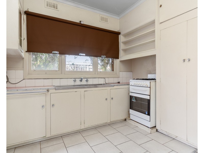 56 McMahons Road, Frankston VIC 3199