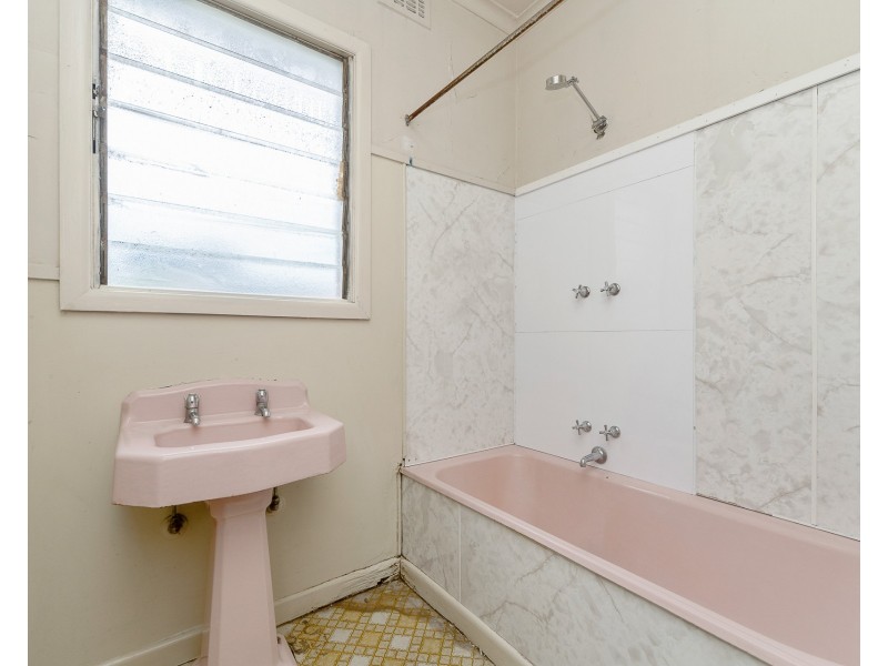 56 McMahons Road, Frankston VIC 3199