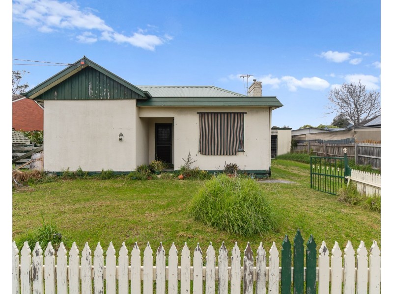 54 McMahons Road, Frankston VIC 3199