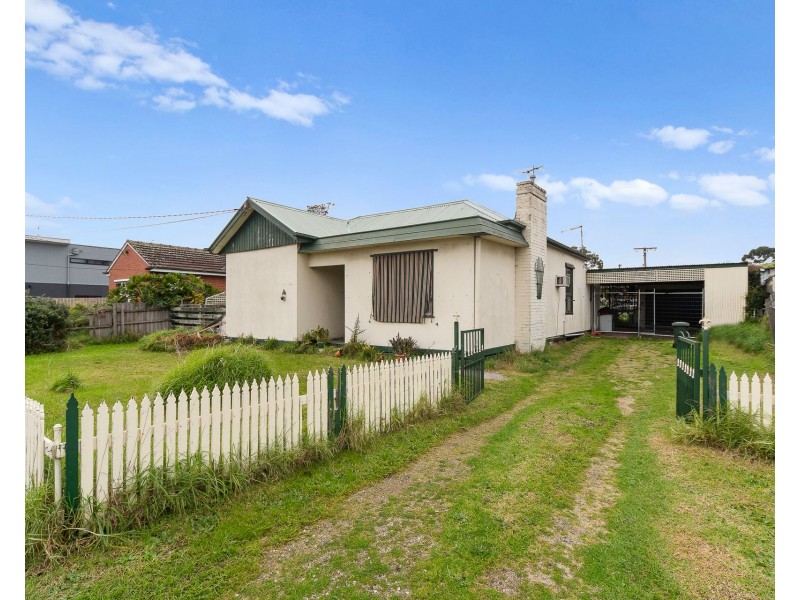54 McMahons Road, Frankston VIC 3199