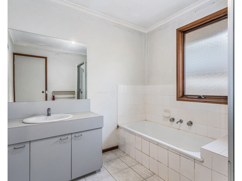 27 Carrington Crescent, Carrum Downs VIC 3201