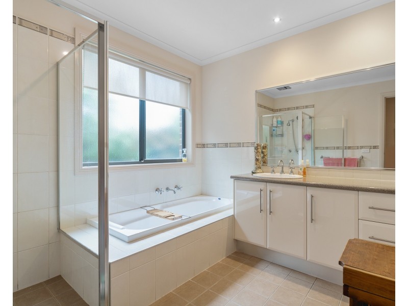 2 Guava Court, Langwarrin VIC 3910
