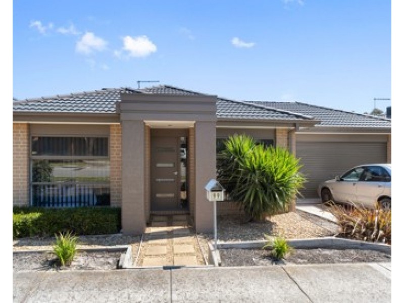 99 Oberon Drive, Carrum Downs VIC 3201