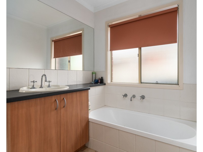6a Alice Grove, Frankston VIC 3199
