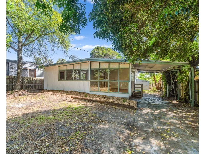 9 Coprosma Avenue, Frankston VIC 3199