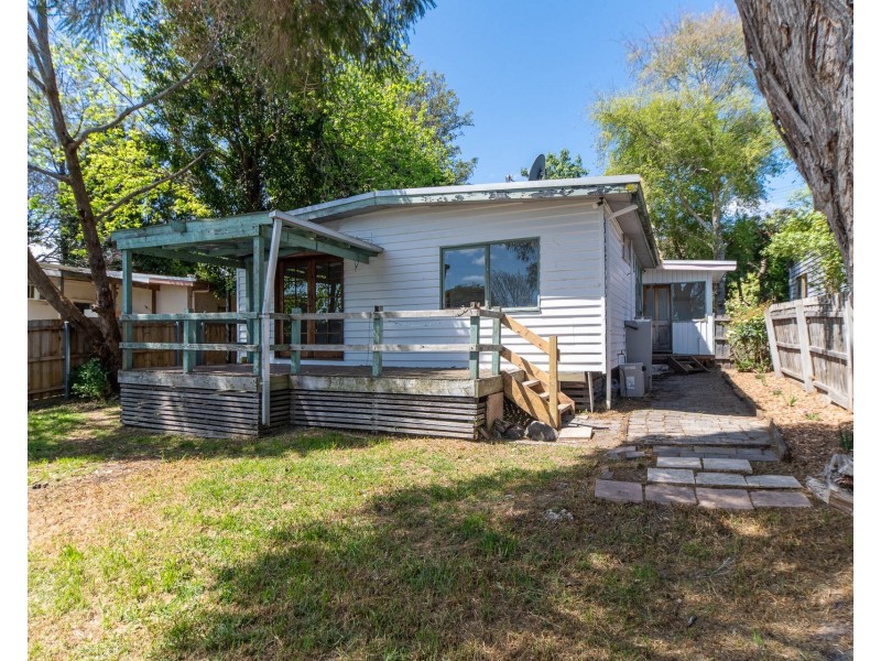 9 Coprosma Avenue, Frankston VIC 3199