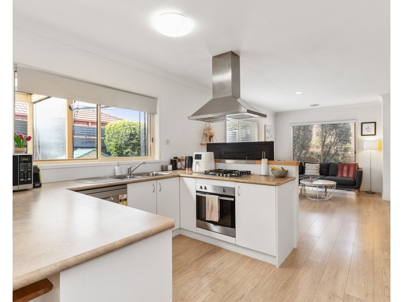 2/145 Austin Road, Seaford VIC 3198