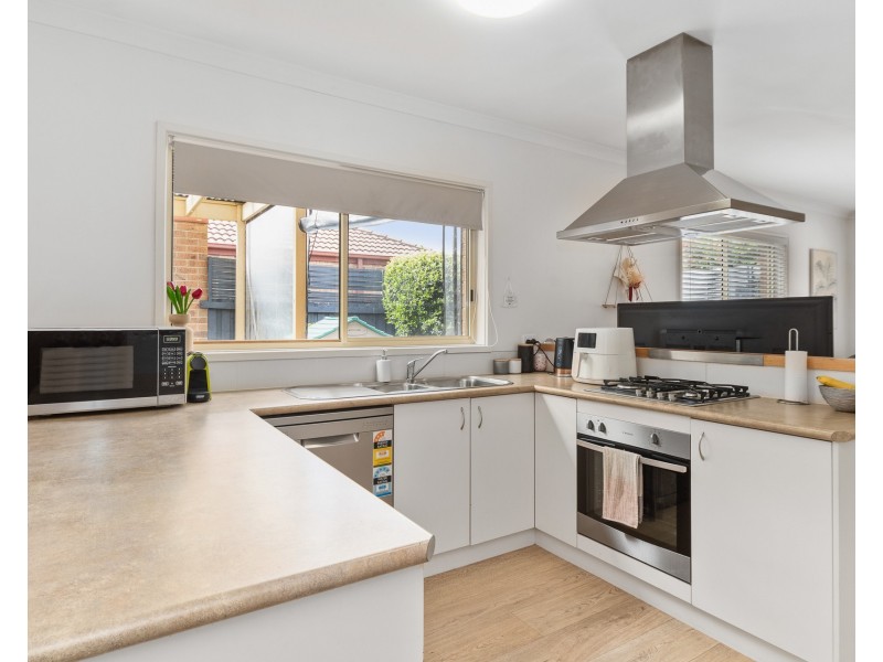 2/145 Austin Road, Seaford VIC 3198