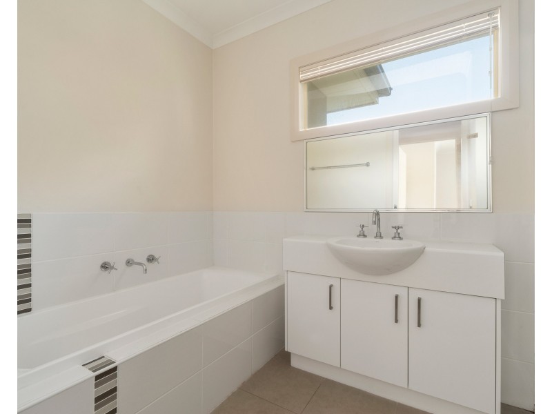 1/10 Robinia Street, Frankston VIC 3199