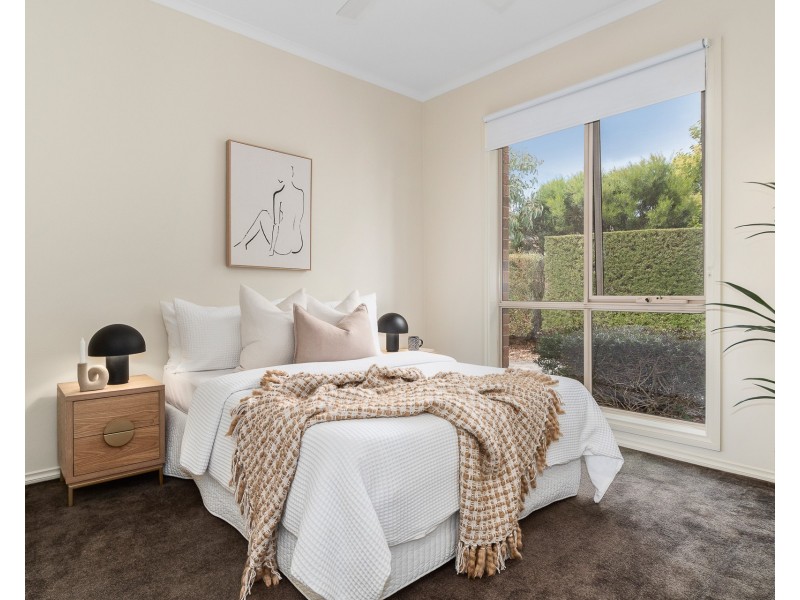 4/10 Raymond Street, Somerville VIC 3912