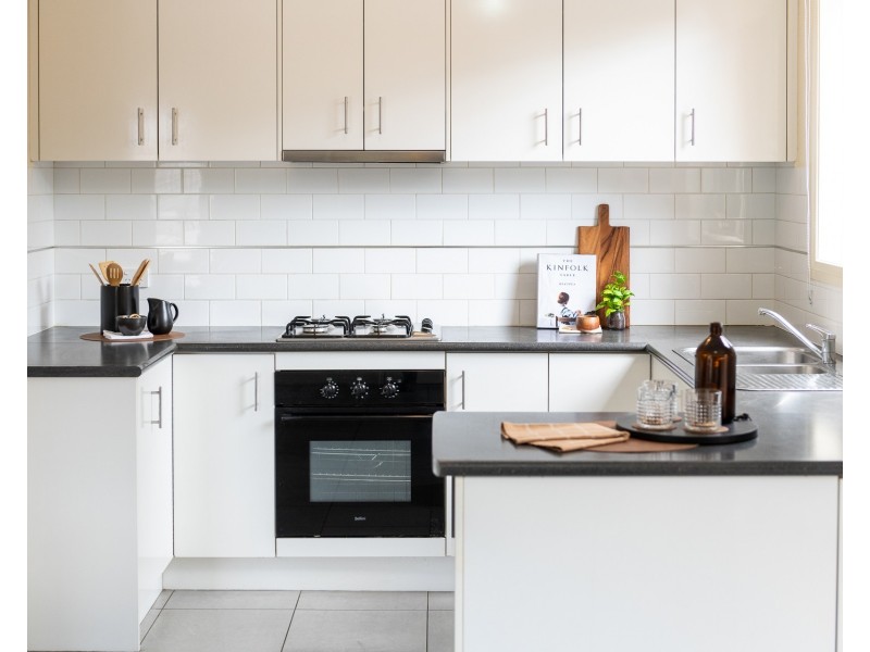 4/10 Raymond Street, Somerville VIC 3912