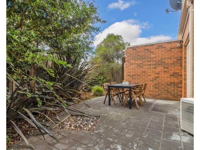 4/10 Raymond Street, Somerville VIC 3912