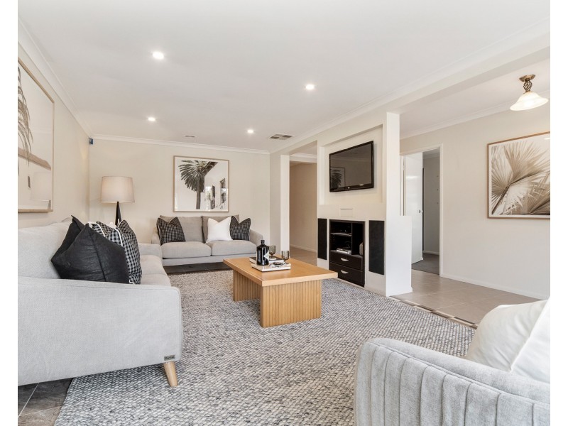 43 Balinga Drive, Skye VIC 3977