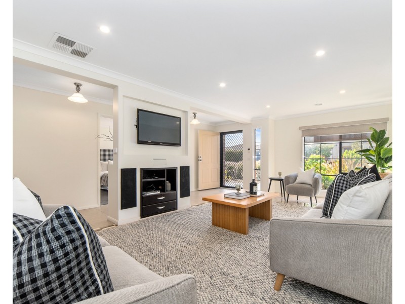 43 Balinga Drive, Skye VIC 3977