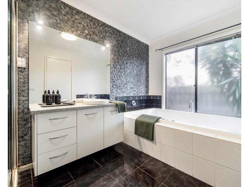 43 Balinga Drive, Skye VIC 3977