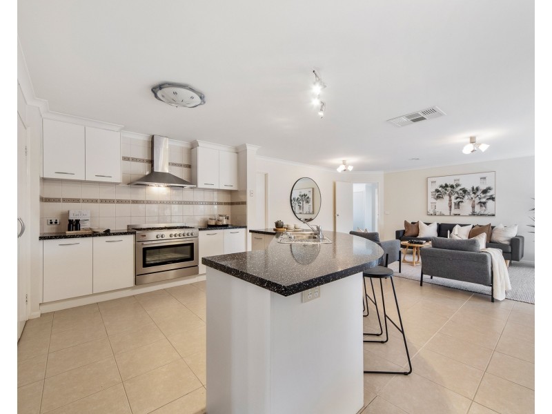 43 Balinga Drive, Skye VIC 3977