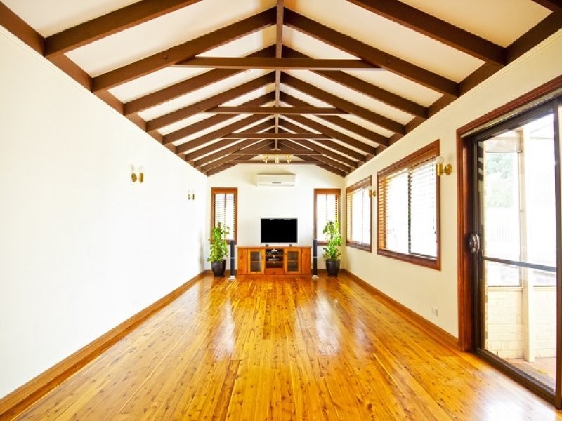 18 Charmer Crescent, Minchinbury NSW 2770